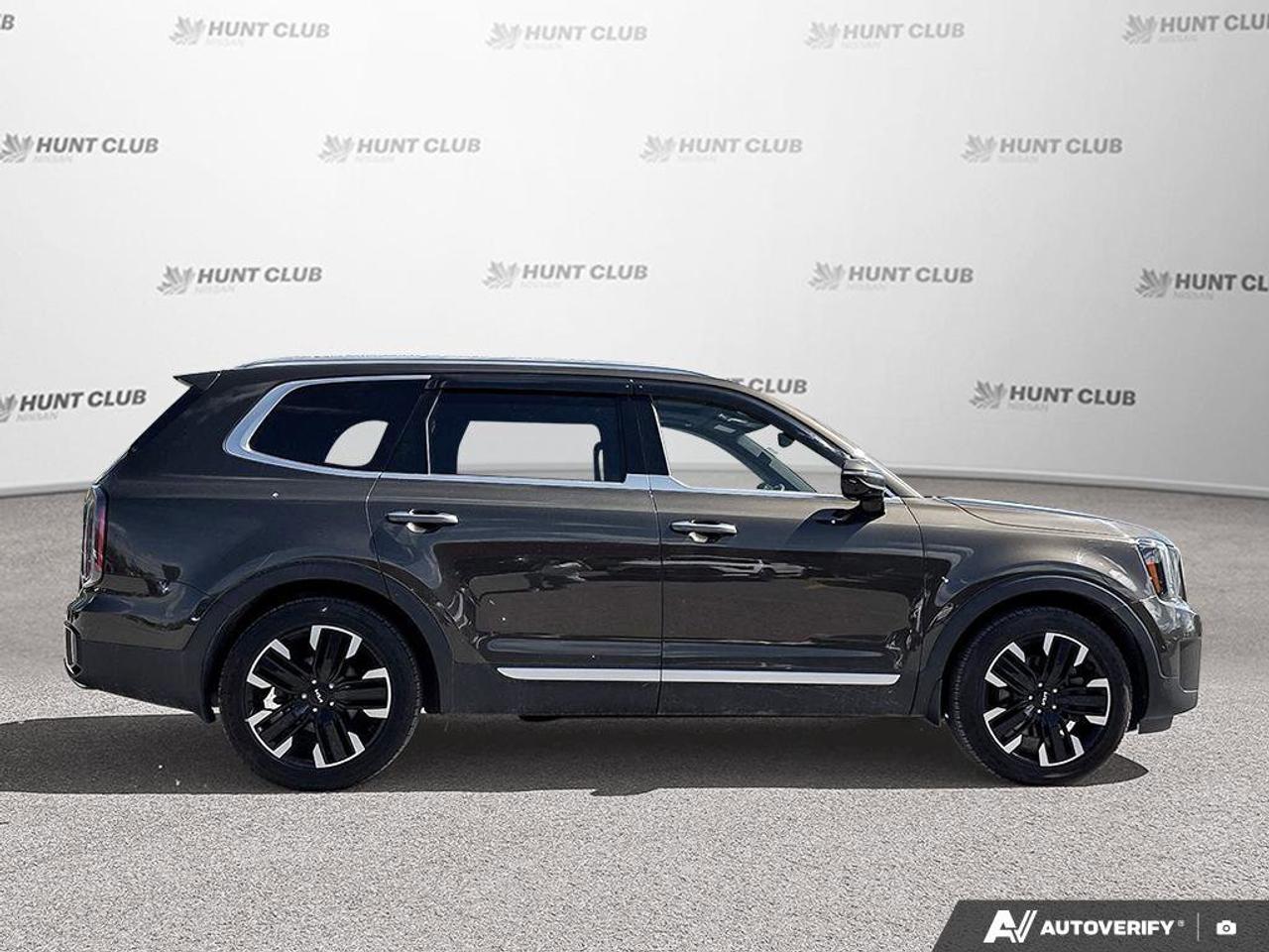 2023 Kia Telluride SX   7 Passenger   Captain's Chairs   Navigation Photo