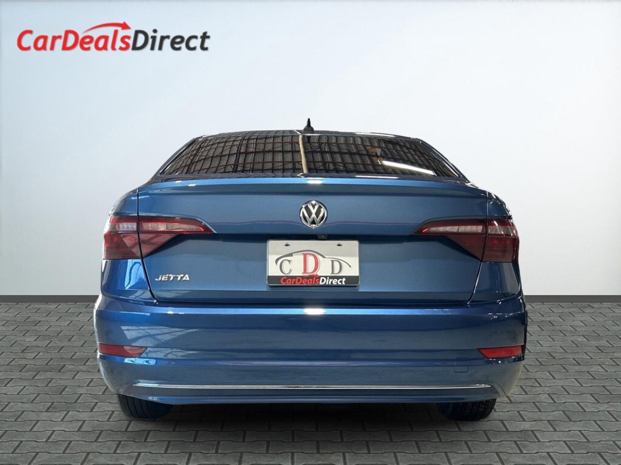 2021 Volkswagen Jetta Highline / NAV / Sunroof / Leather / CarPlay / Cle Photo