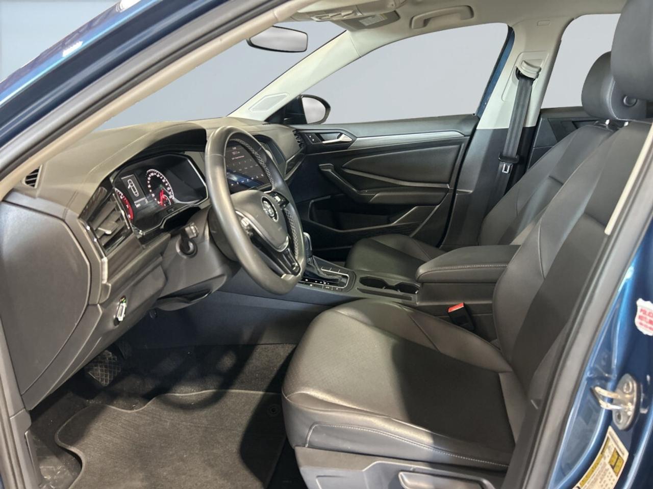 2021 Volkswagen Jetta Highline / NAV / Sunroof / Leather / CarPlay / Cle Photo