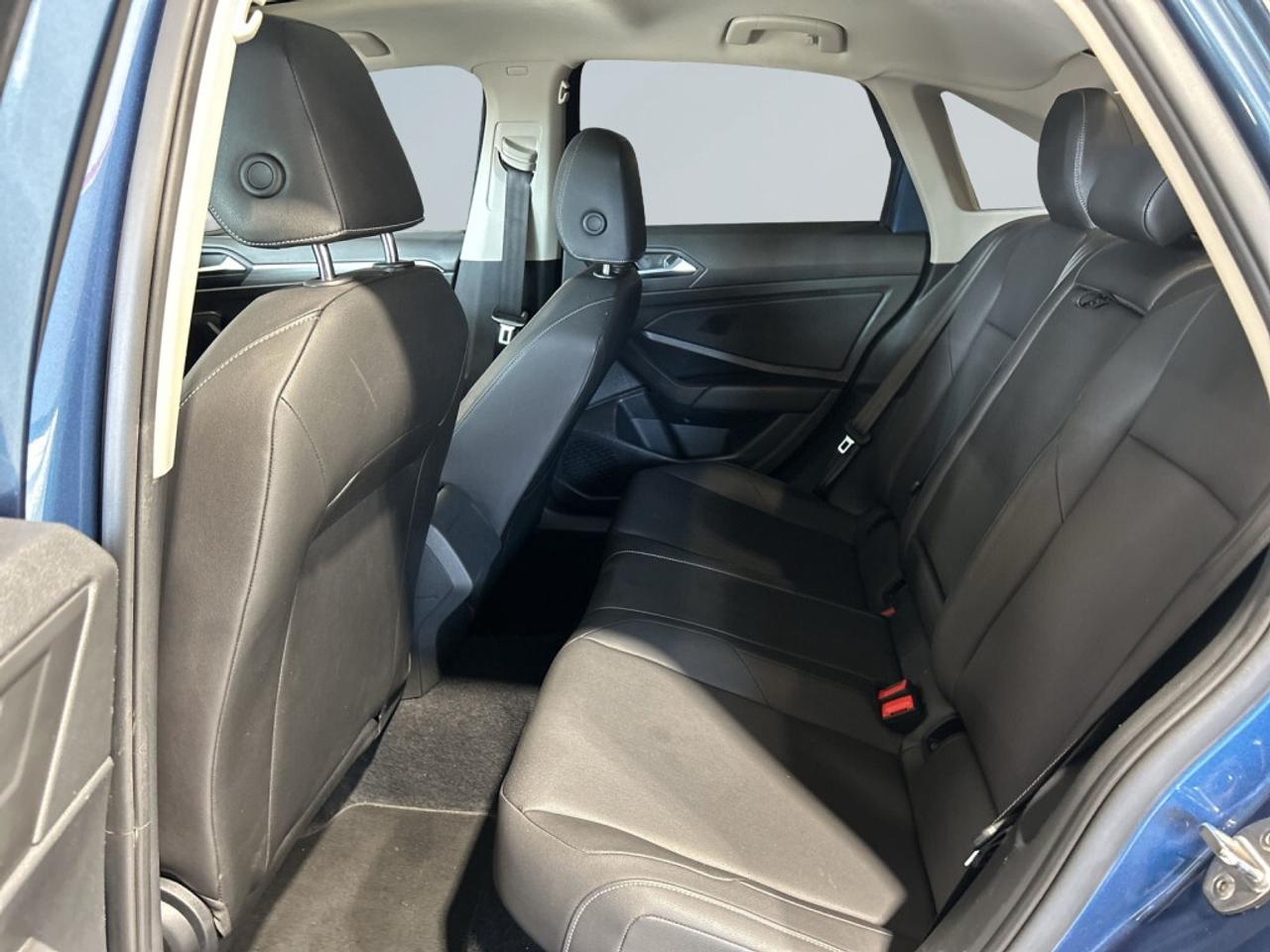 2021 Volkswagen Jetta Highline / NAV / Sunroof / Leather / CarPlay / Cle Photo