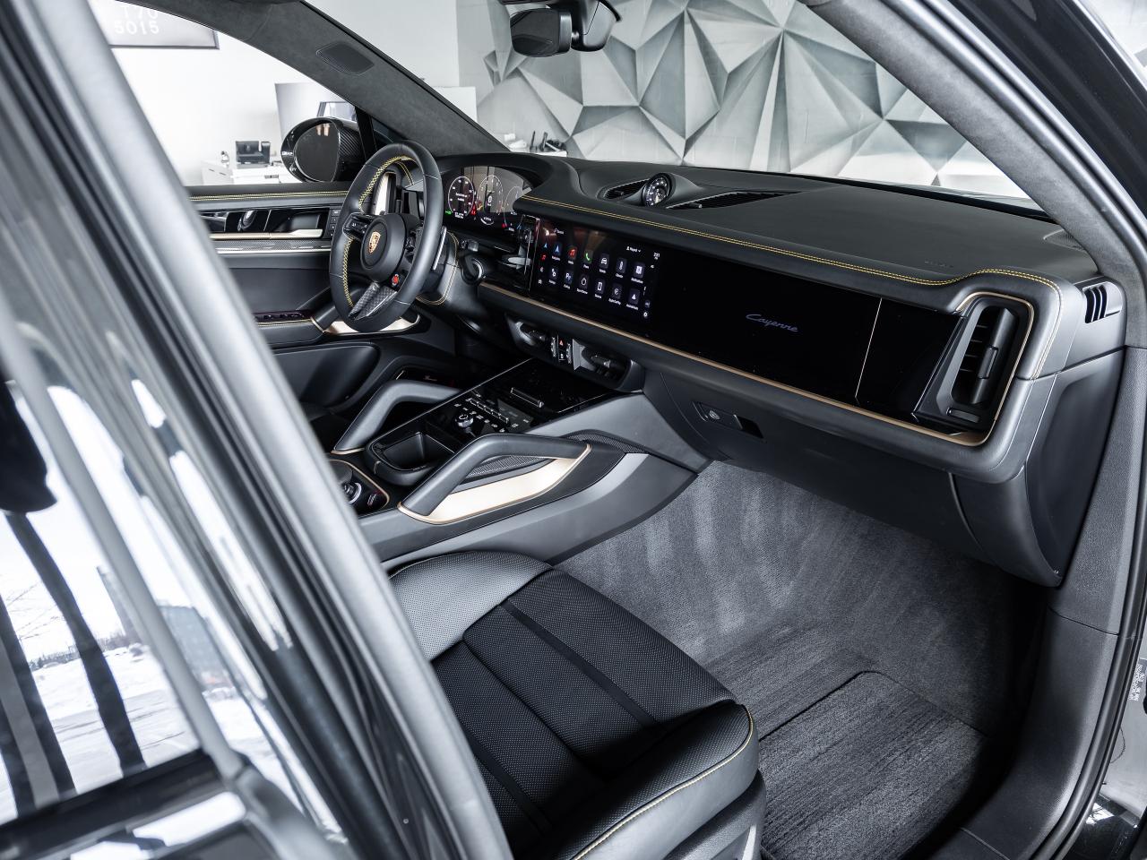 2025 Porsche Cayenne Turbo GT Coupe AWD Photo