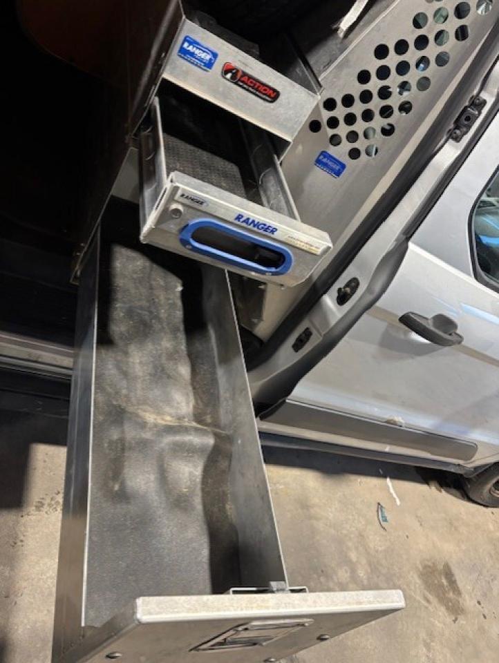 2015 Ford Transit Connect XL DUAL SLIDING DOORS-NO WINDOWS-DIVIDER-CERTIFIED Photo3