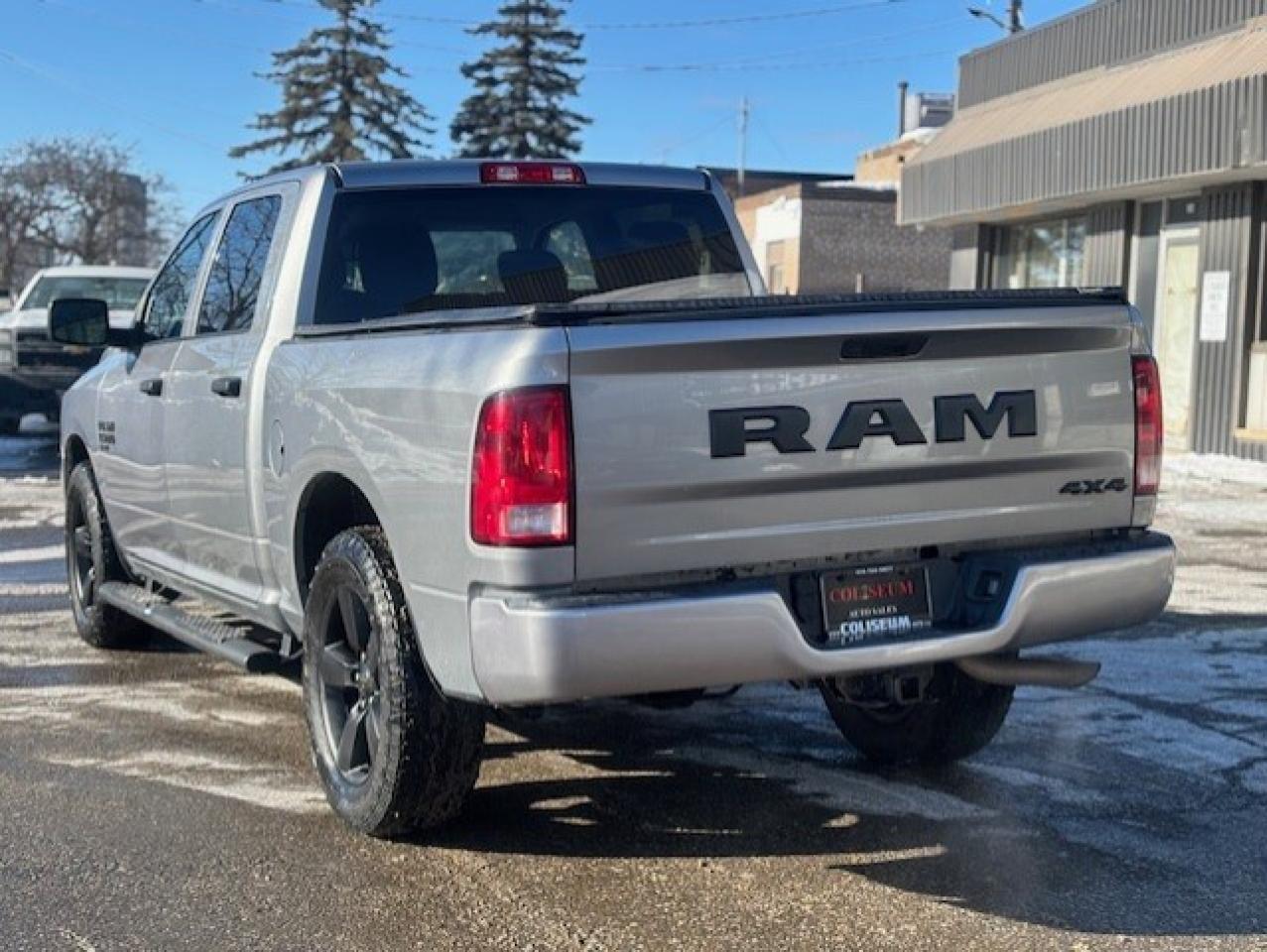 2021 RAM 1500 Classic 4X4 CREW CAB-TONNEAU-CAMERA-HEATED SEATS-NEW TIRES Photo