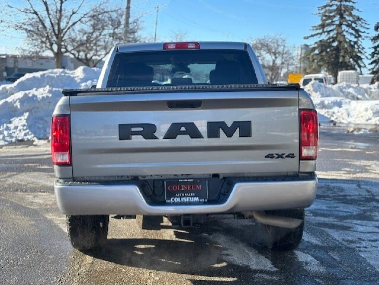 2021 RAM 1500 Classic 4X4 CREW CAB-TONNEAU-CAMERA-HEATED SEATS-NEW TIRES Photo