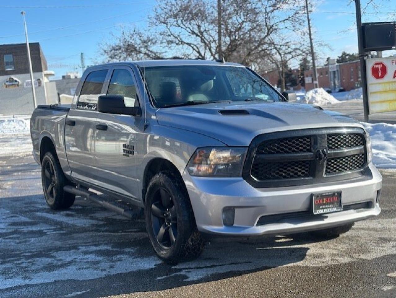 2021 RAM 1500 Classic 4X4 CREW CAB-TONNEAU-CAMERA-HEATED SEATS-NEW TIRES Photo