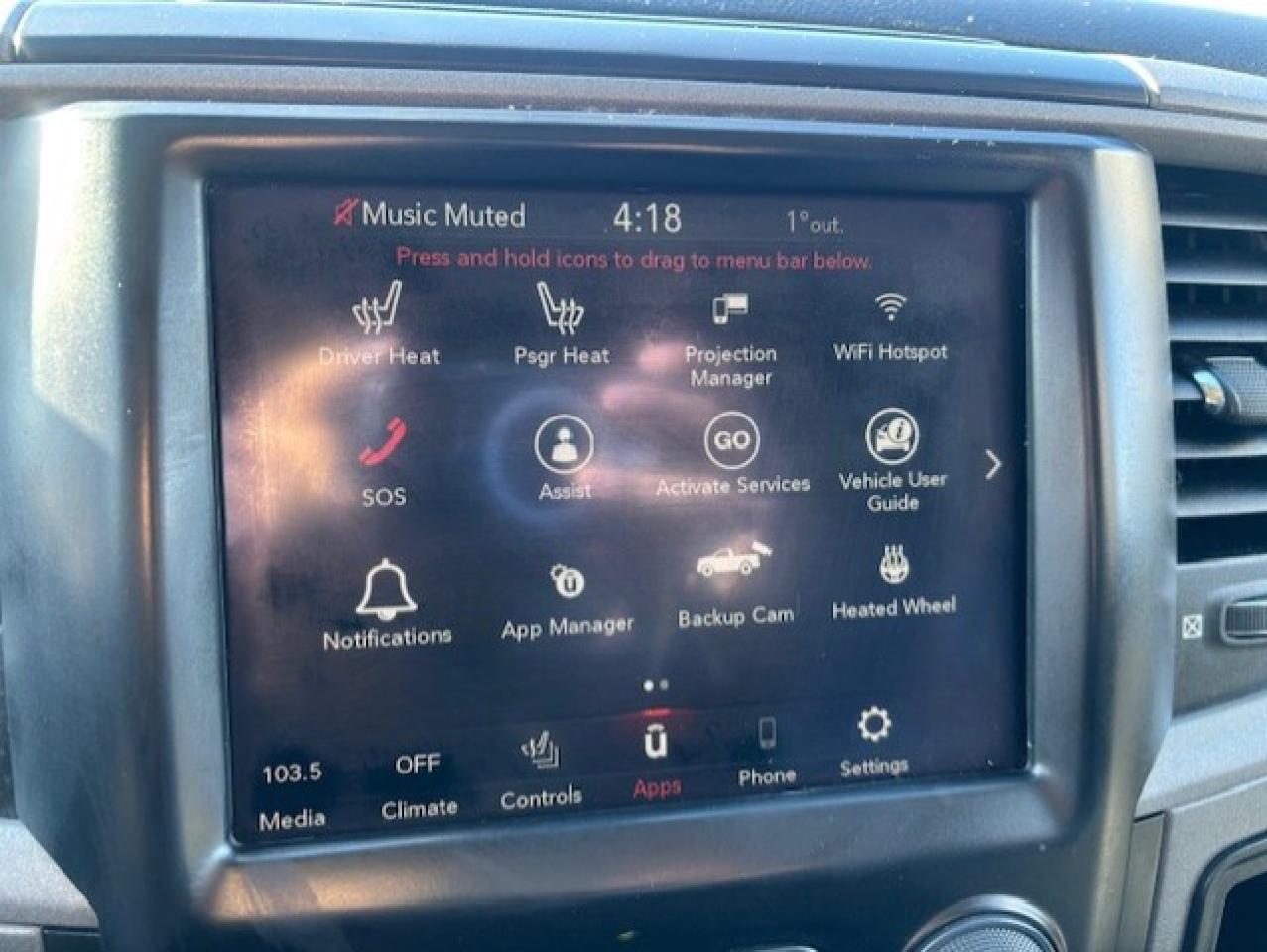 2021 RAM 1500 Classic 4X4 CREW CAB-TONNEAU-CAMERA-HEATED SEATS-NEW TIRES Photo