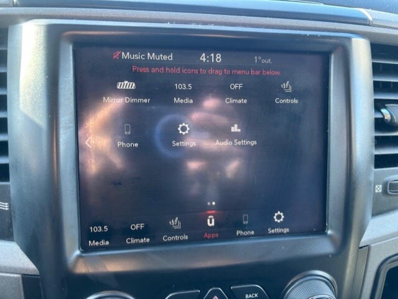 2021 RAM 1500 Classic 4X4 CREW CAB-TONNEAU-CAMERA-HEATED SEATS-NEW TIRES Photo