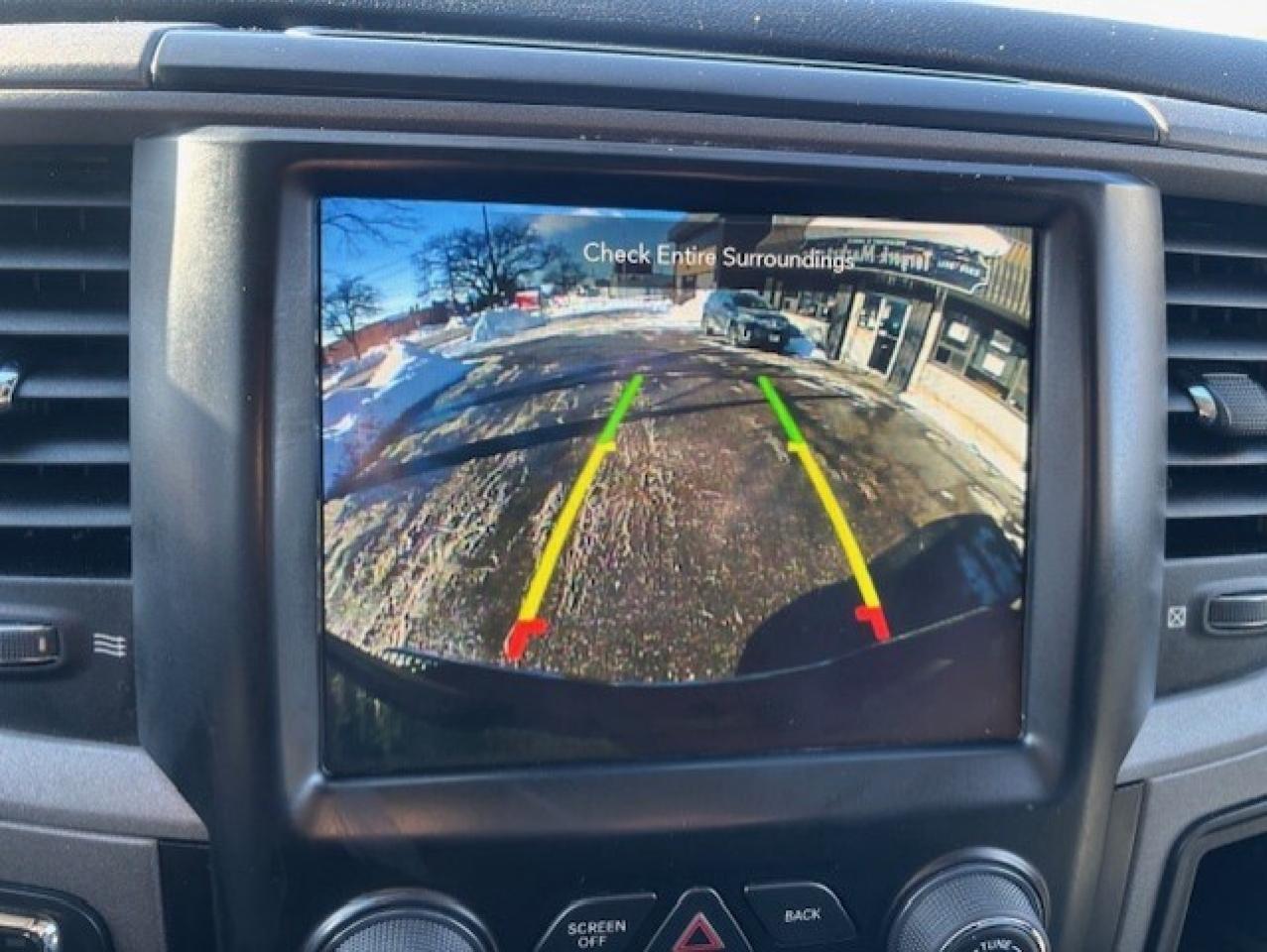 2021 RAM 1500 Classic 4X4 CREW CAB-TONNEAU-CAMERA-HEATED SEATS-NEW TIRES Photo