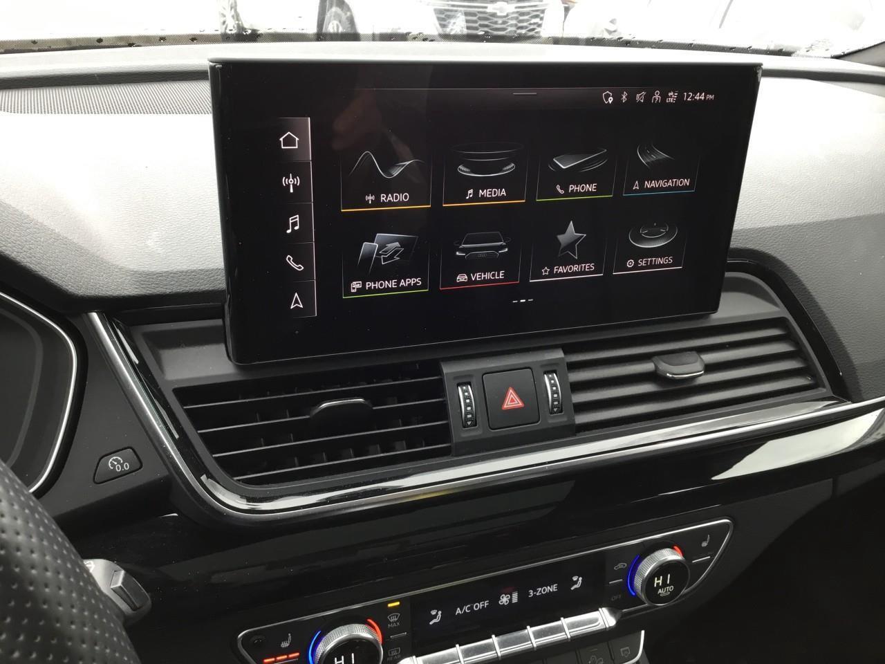 2022 Audi Q5 45 Progressiv Photo