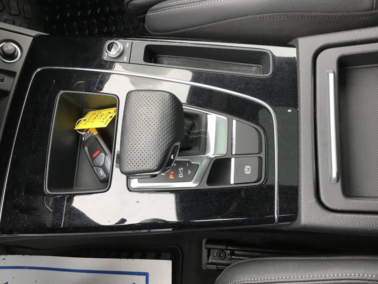 2022 Audi Q5 45 Progressiv Photo