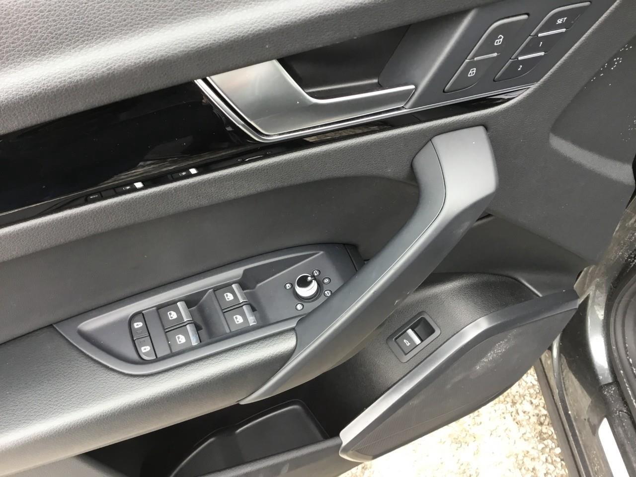 2022 Audi Q5 45 Progressiv Photo