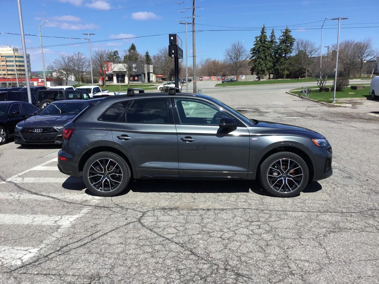 2022 Audi Q5 45 Progressiv Photo