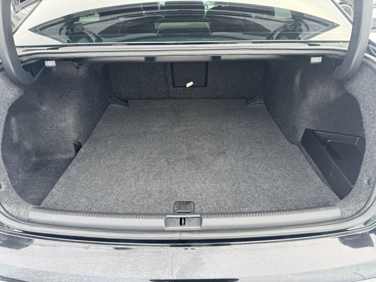 2013 Volkswagen Passat HIGHLINE Photo