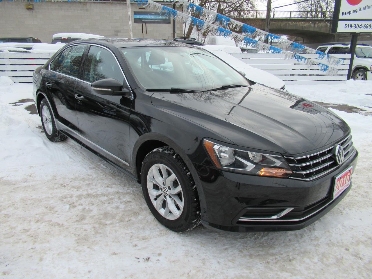 2016 Volkswagen Passat Trendline Photo