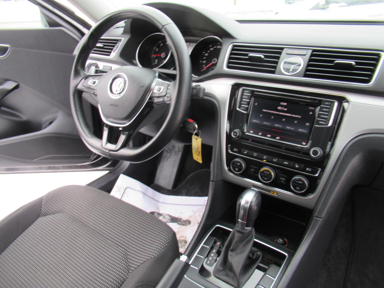 2016 Volkswagen Passat Trendline Photo4