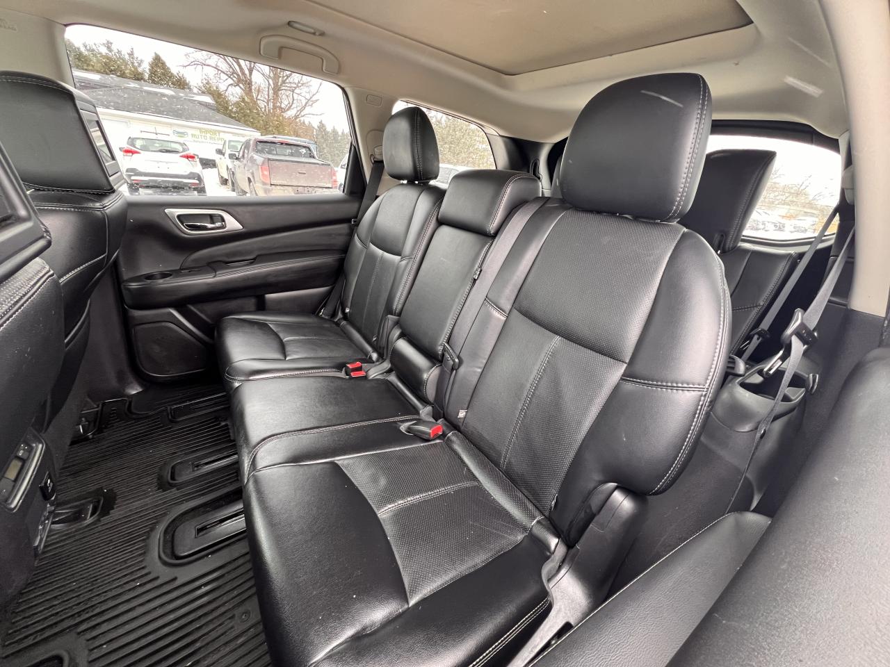 2015 Nissan Pathfinder PLATIUNUM 4WD FULLY LOADED Photo