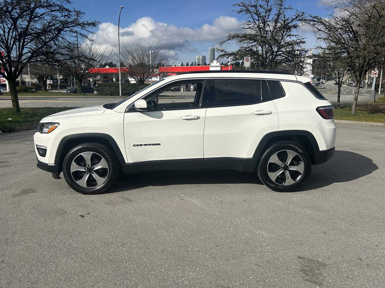 2018 Jeep Compass NORTH - Photo #2