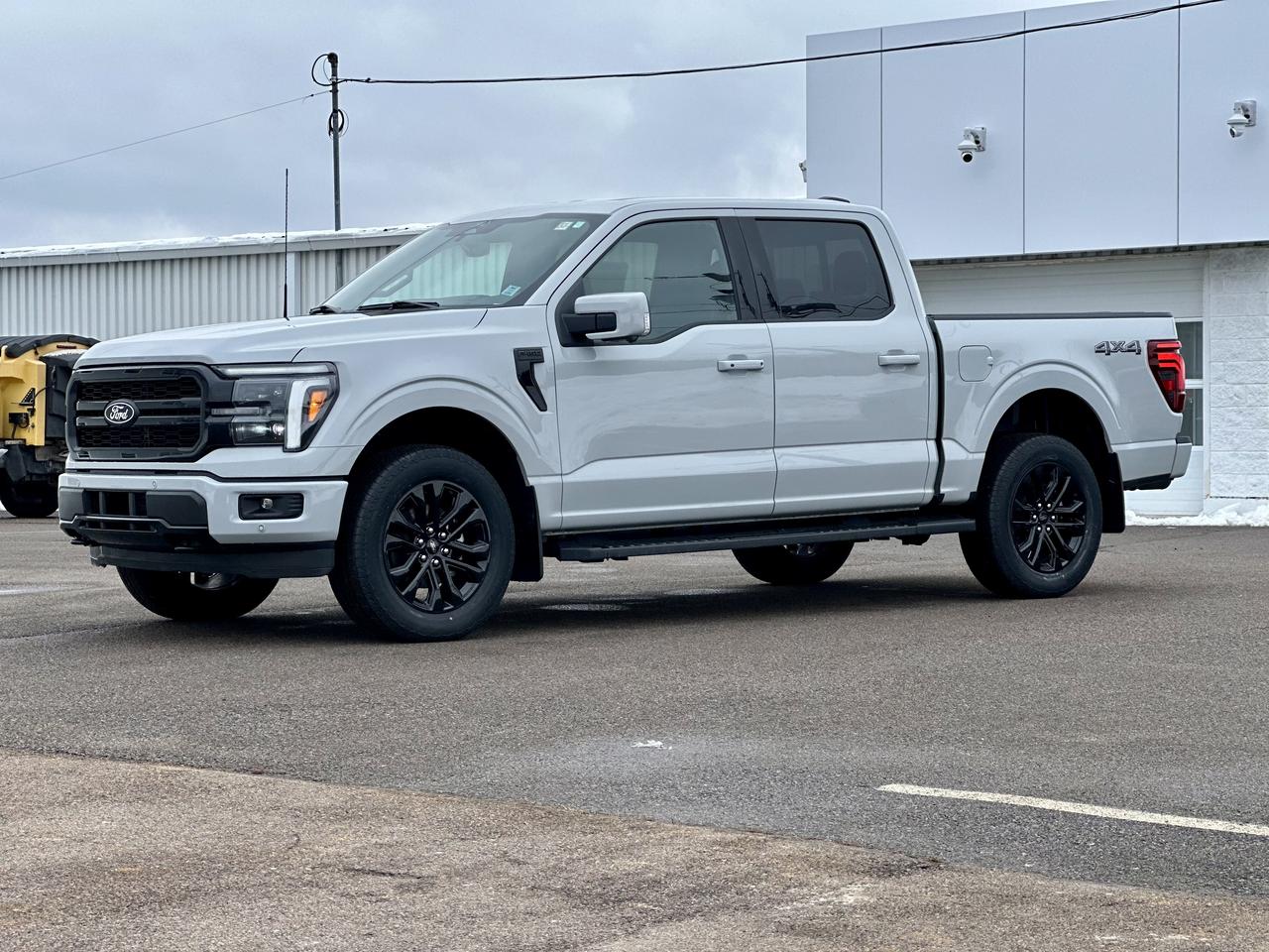 2026 Ford F-150 Lariat 4WD SuperCrew 5.5' Box Photo3