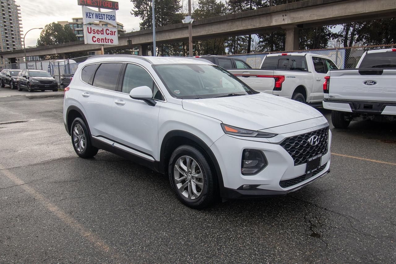 2019 Hyundai Santa Fe ESSENTIAL Photo3