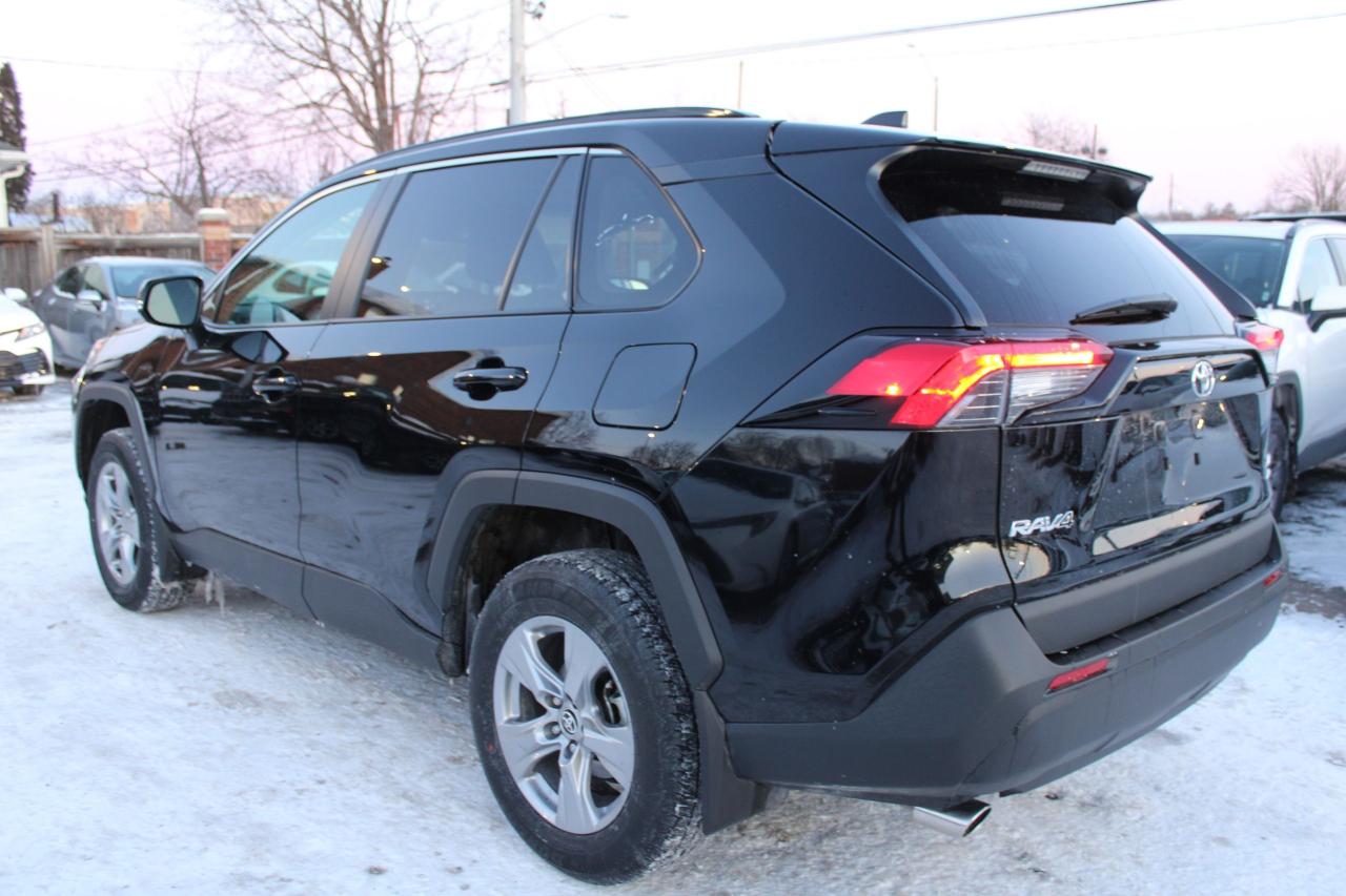 2025 Toyota RAV4 XLE Photo