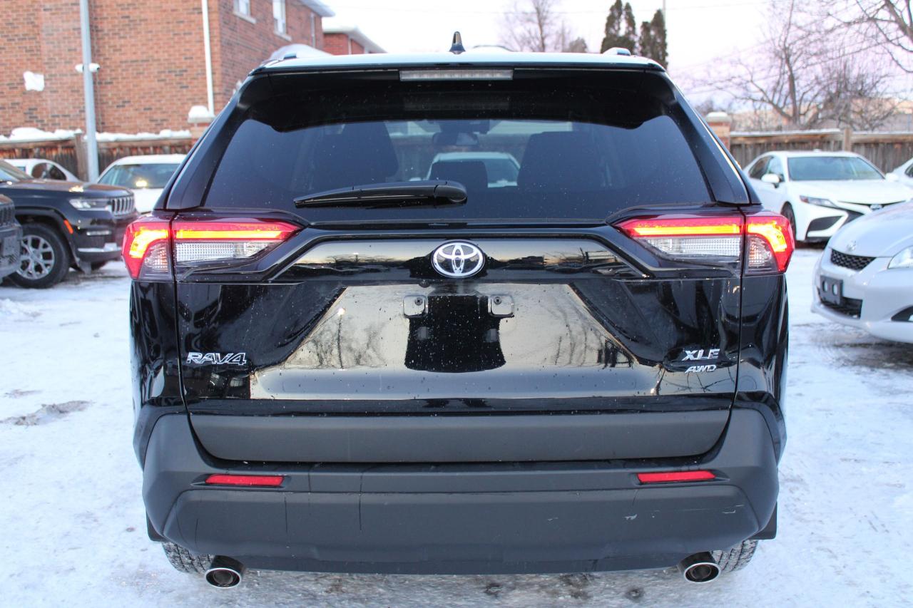 2025 Toyota RAV4 XLE Photo