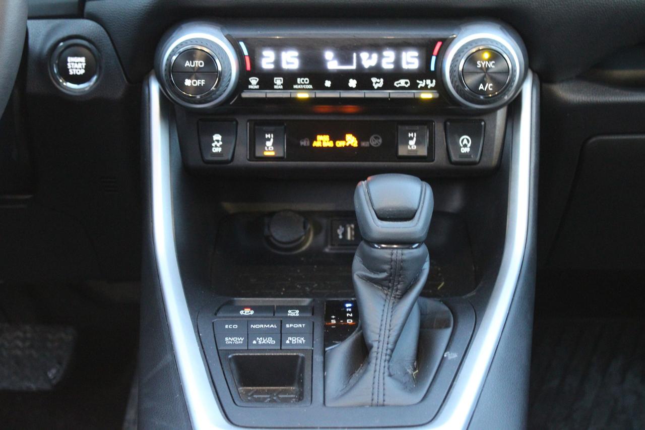 2025 Toyota RAV4 XLE Photo