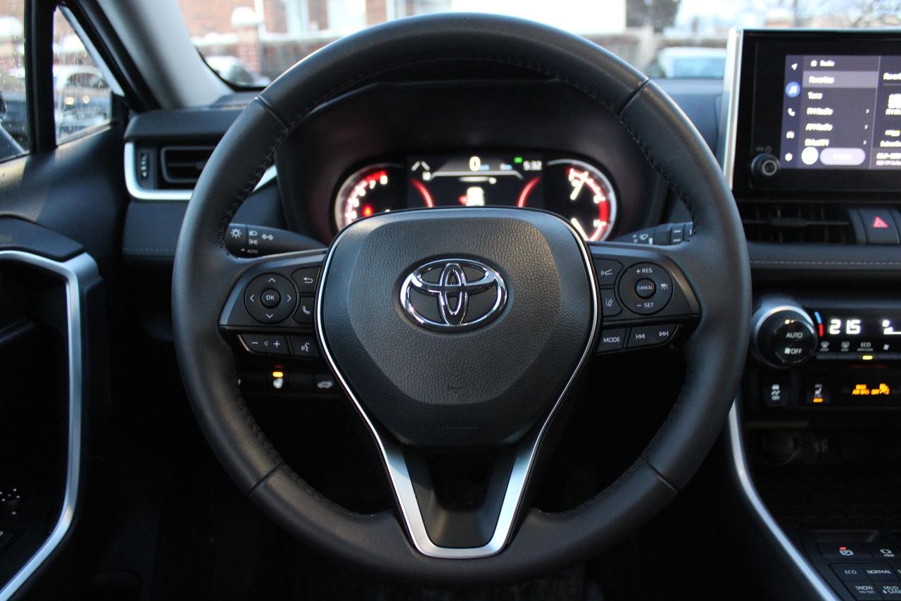 2025 Toyota RAV4 XLE Photo