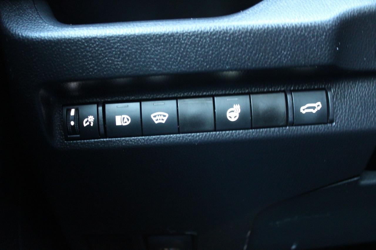 2025 Toyota RAV4 XLE Photo