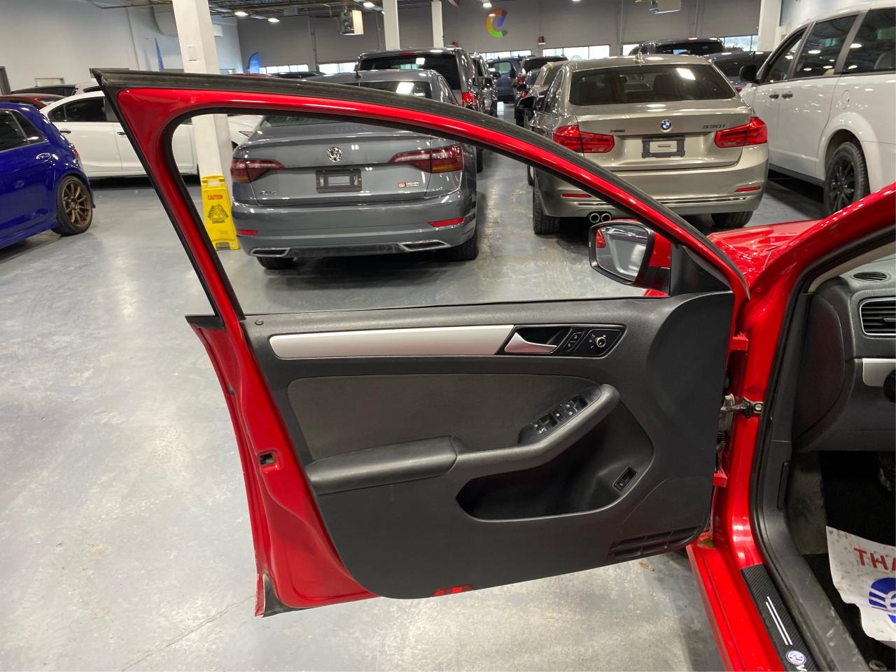 2014 Volkswagen Jetta Comfortline Manual Transmission- Clean Carfax Photo