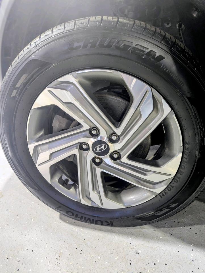 2022 Hyundai Santa Fe Preferred H-TRAC AWD Photo4