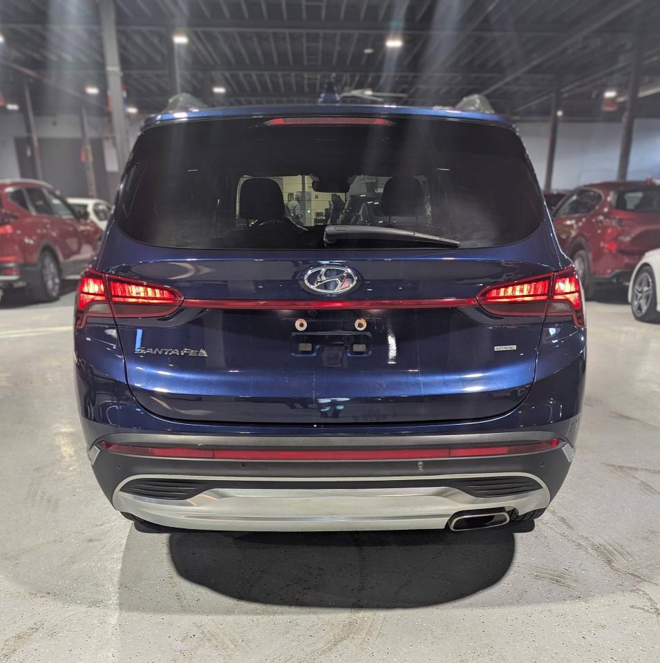 2022 Hyundai Santa Fe Preferred H-TRAC AWD Photo3