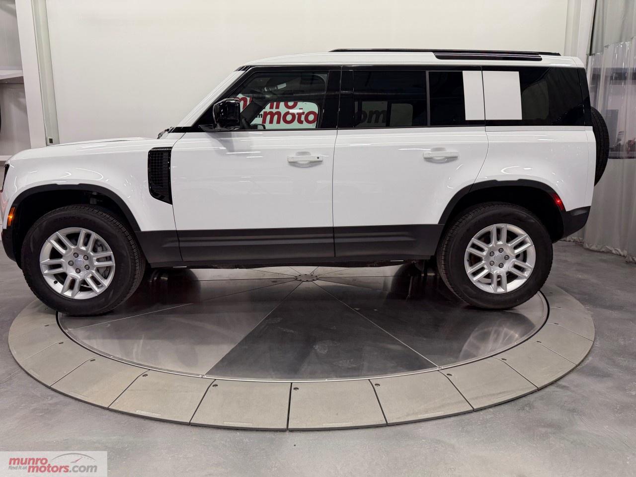 2025 Land Rover Defender 110 P300 S Photo