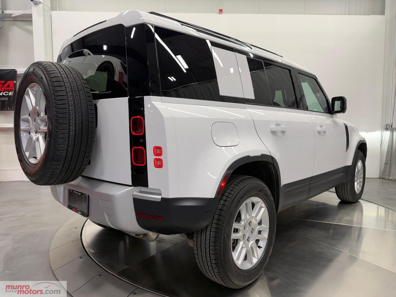 2025 Land Rover Defender 110 P300 S Photo