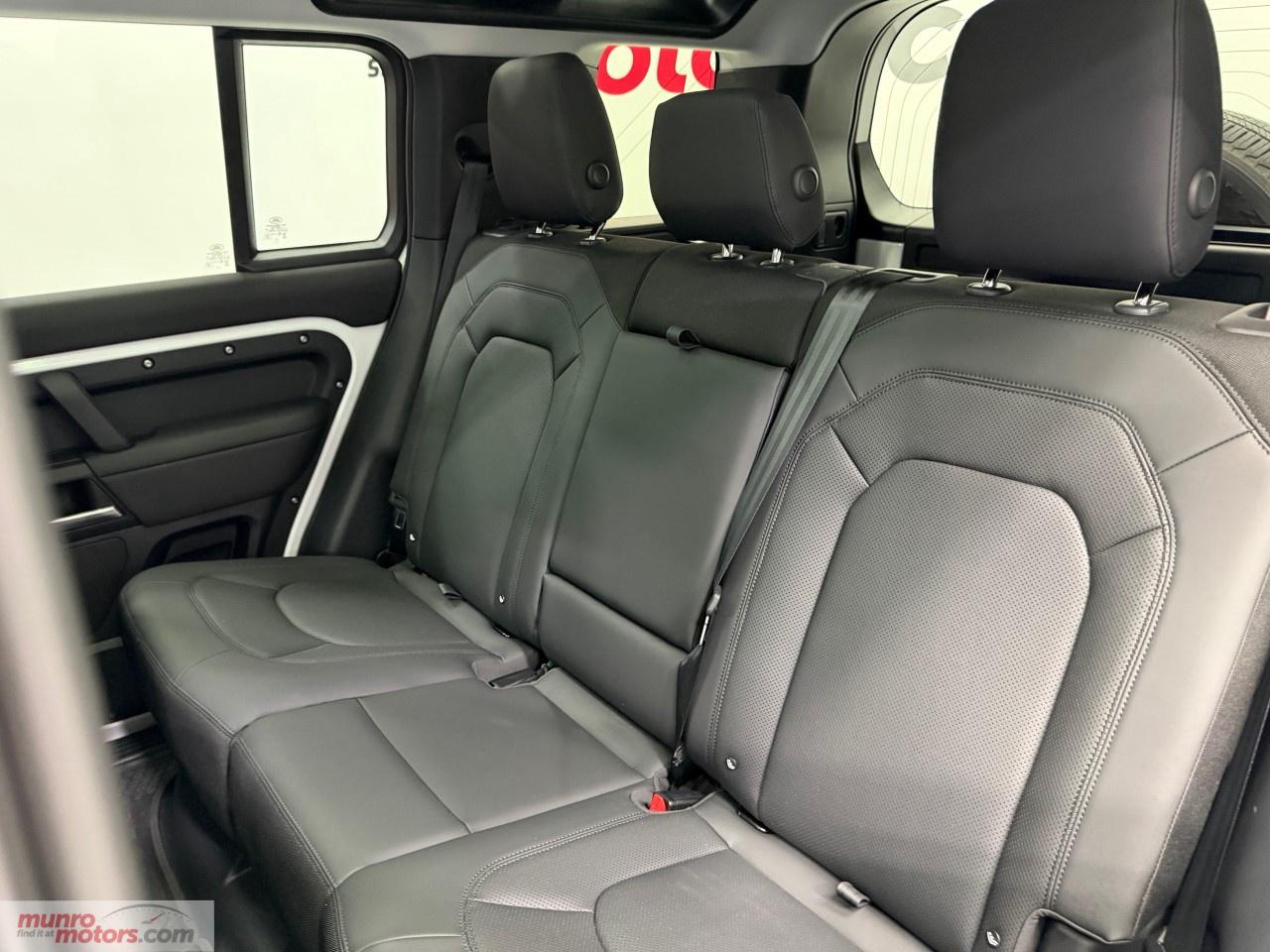 2025 Land Rover Defender 110 P300 S Photo