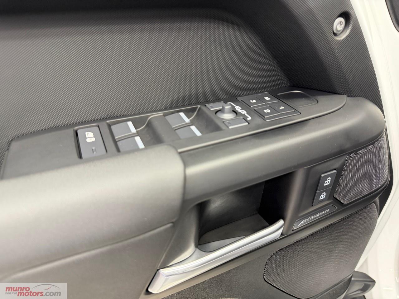 2025 Land Rover Defender 110 P300 S Photo