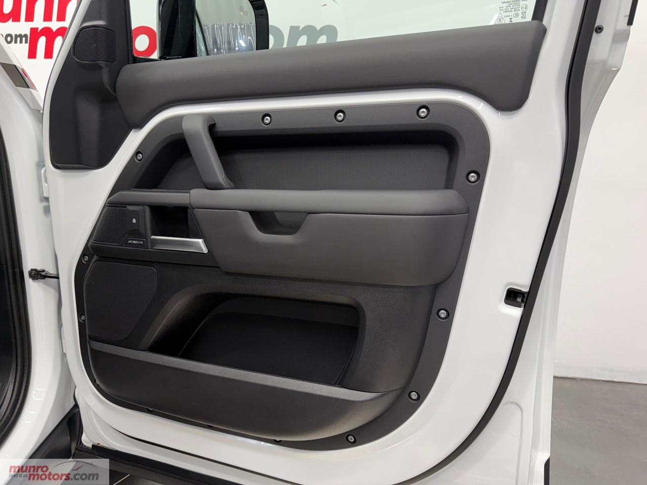 2025 Land Rover Defender 110 P300 S Photo