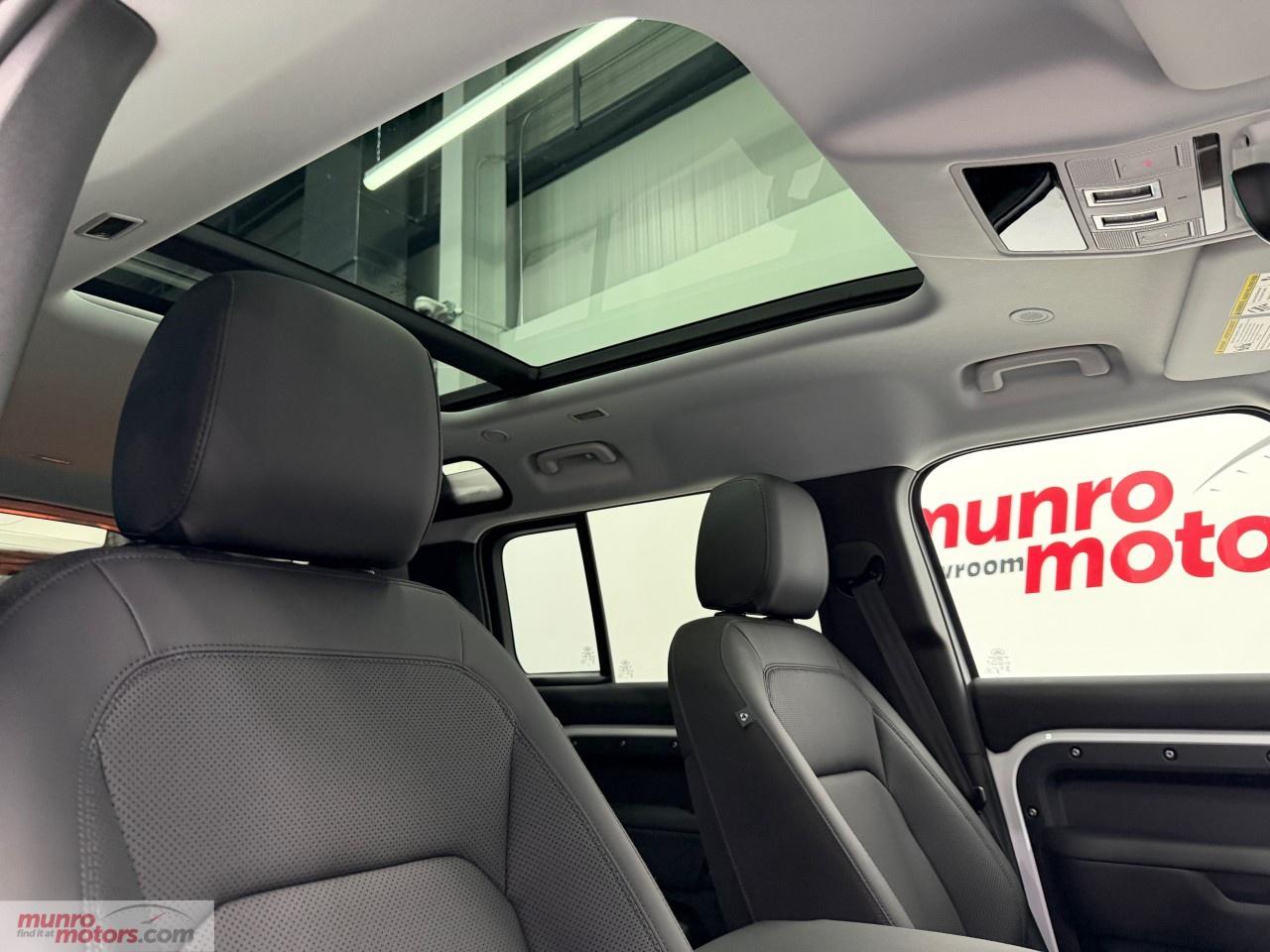 2025 Land Rover Defender 110 P300 S Photo