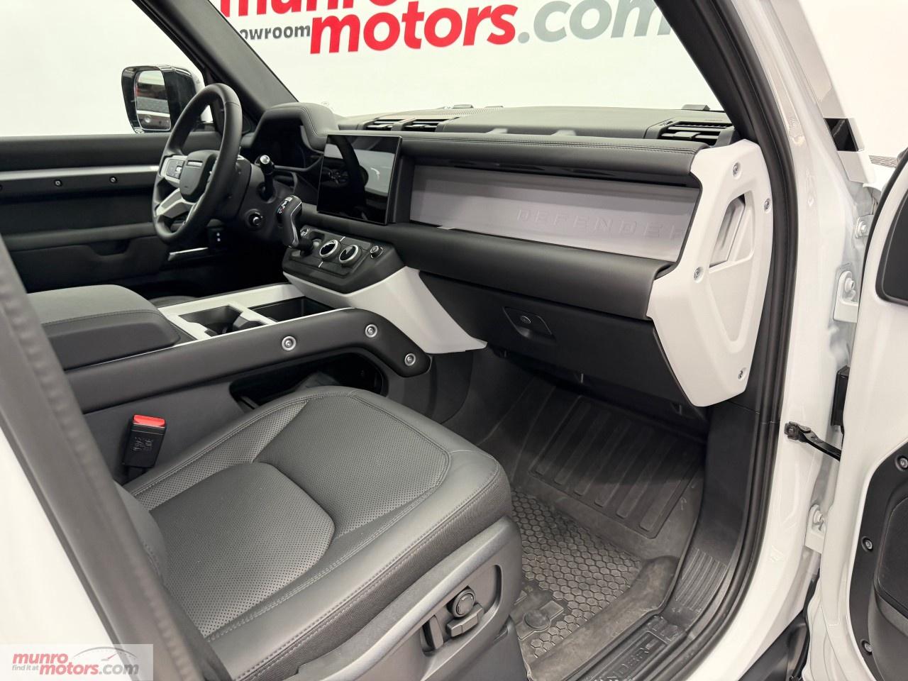 2025 Land Rover Defender 110 P300 S Photo