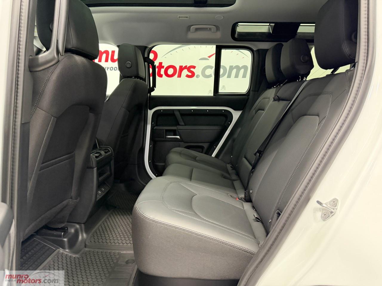 2025 Land Rover Defender 110 P300 S Photo