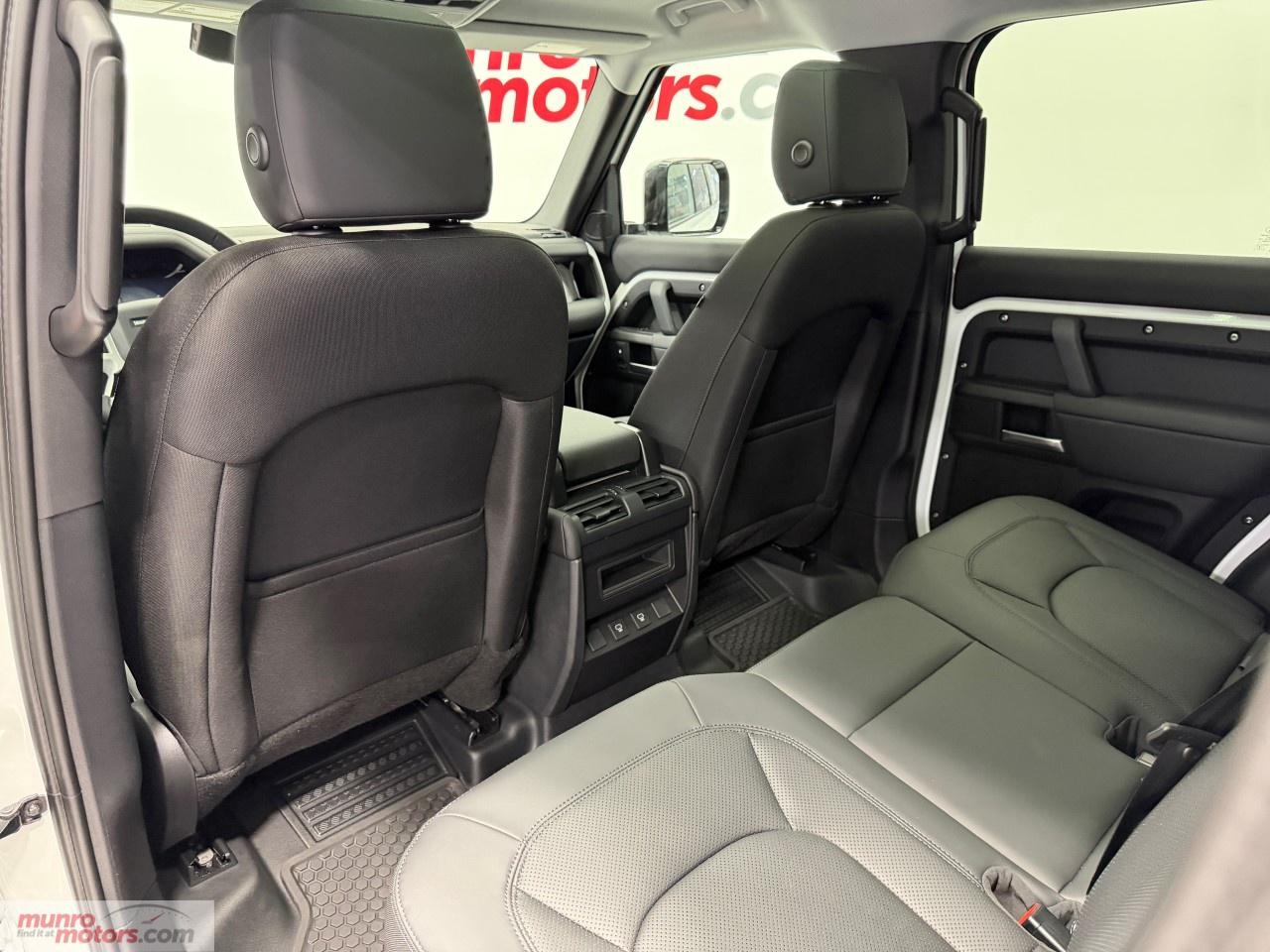 2025 Land Rover Defender 110 P300 S Photo