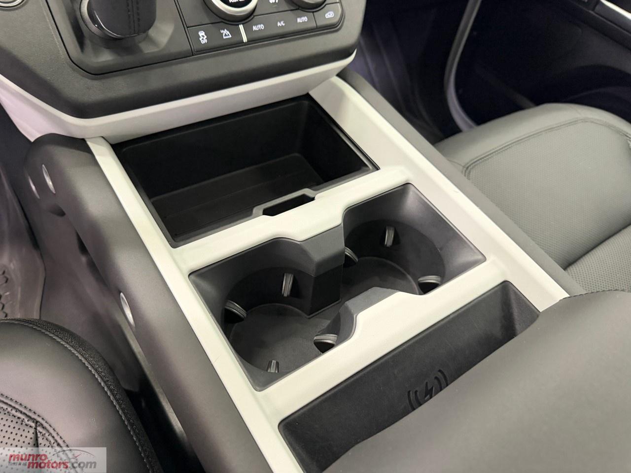 2025 Land Rover Defender 110 P300 S Photo