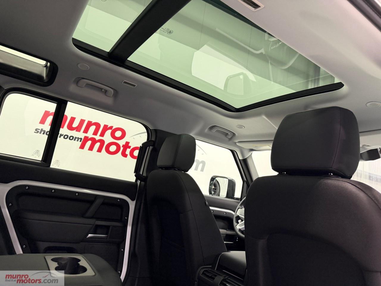 2025 Land Rover Defender 110 P300 S Photo