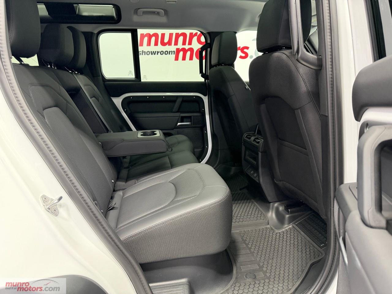 2025 Land Rover Defender 110 P300 S Photo