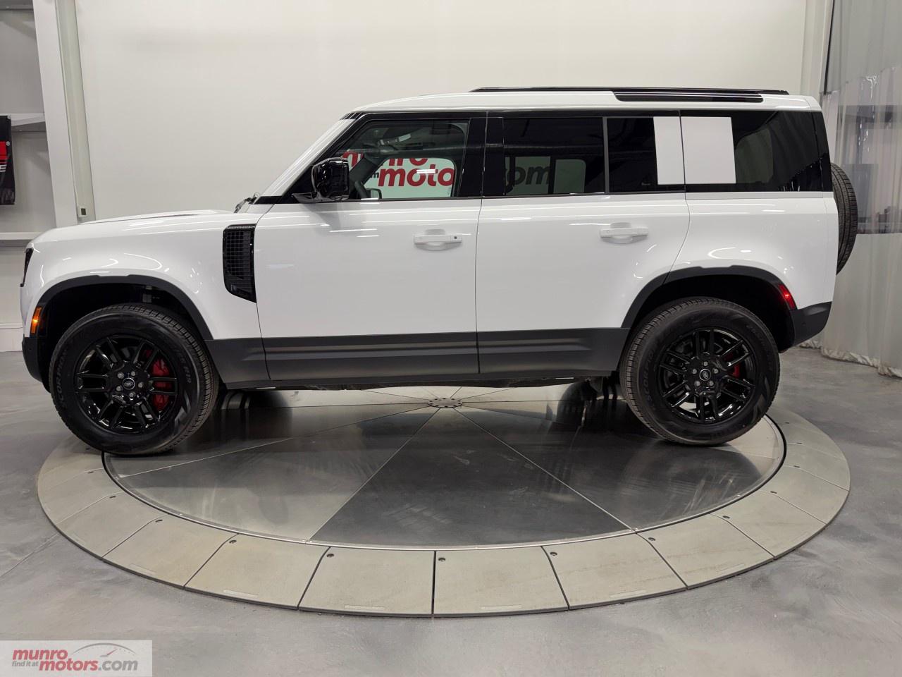 2025 Land Rover Defender 110 P300 S Photo