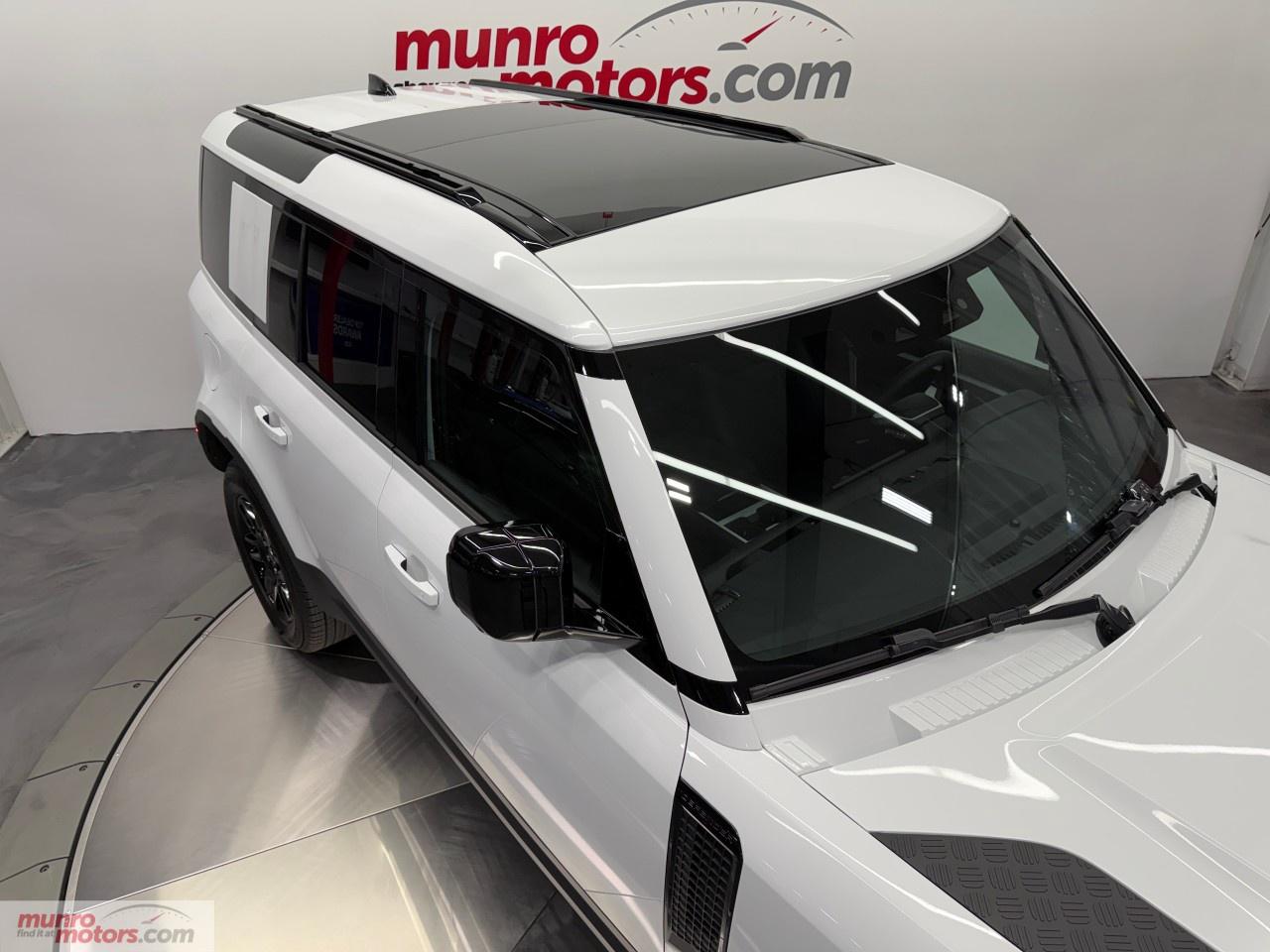 2025 Land Rover Defender 110 P300 S Photo