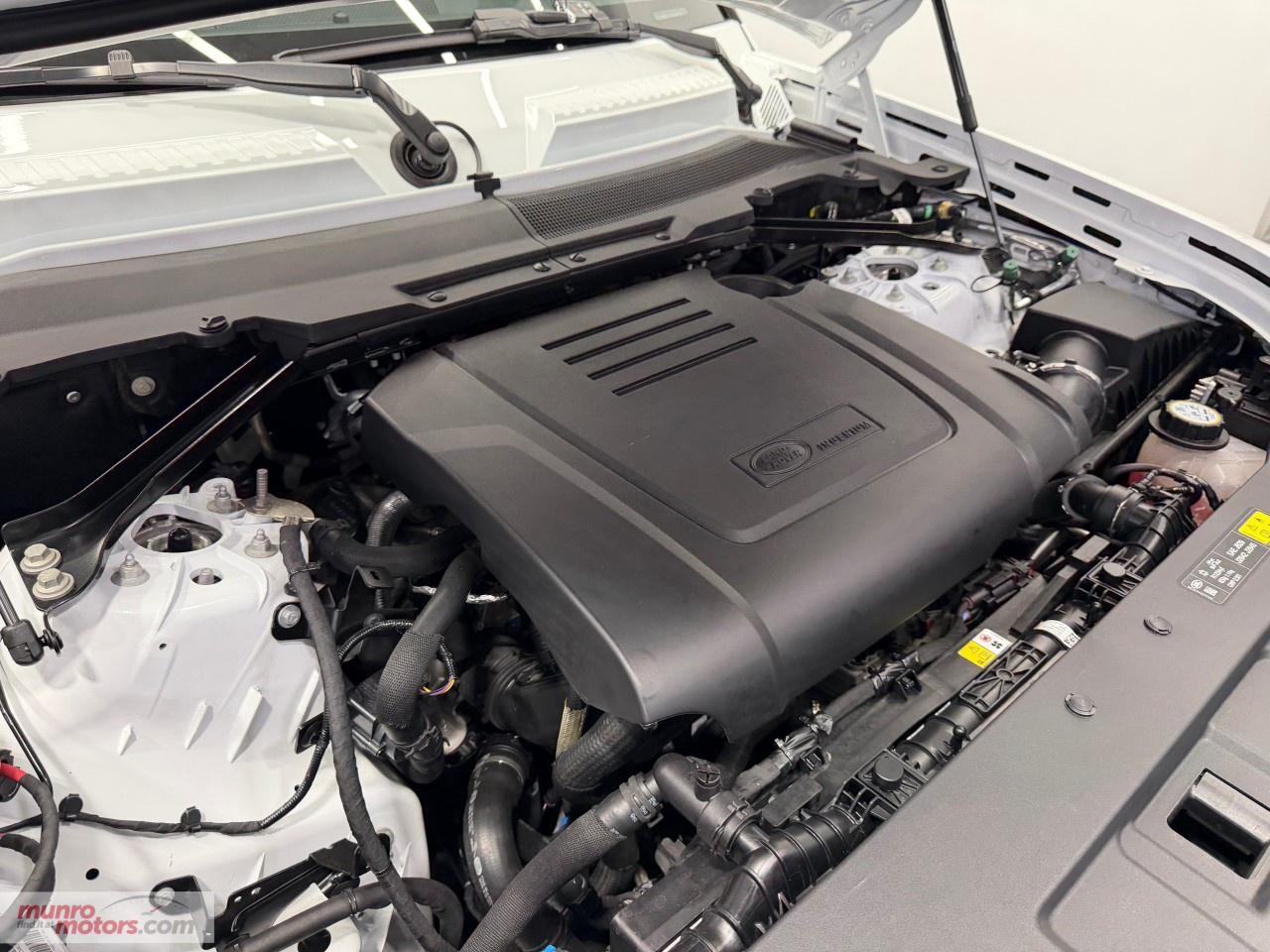 2025 Land Rover Defender 110 P300 S Photo