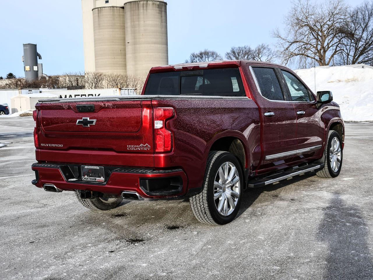 2022 Chevrolet Silverado 1500 Crew Cab Short Box 4-Wheel Drive High Country Photo2