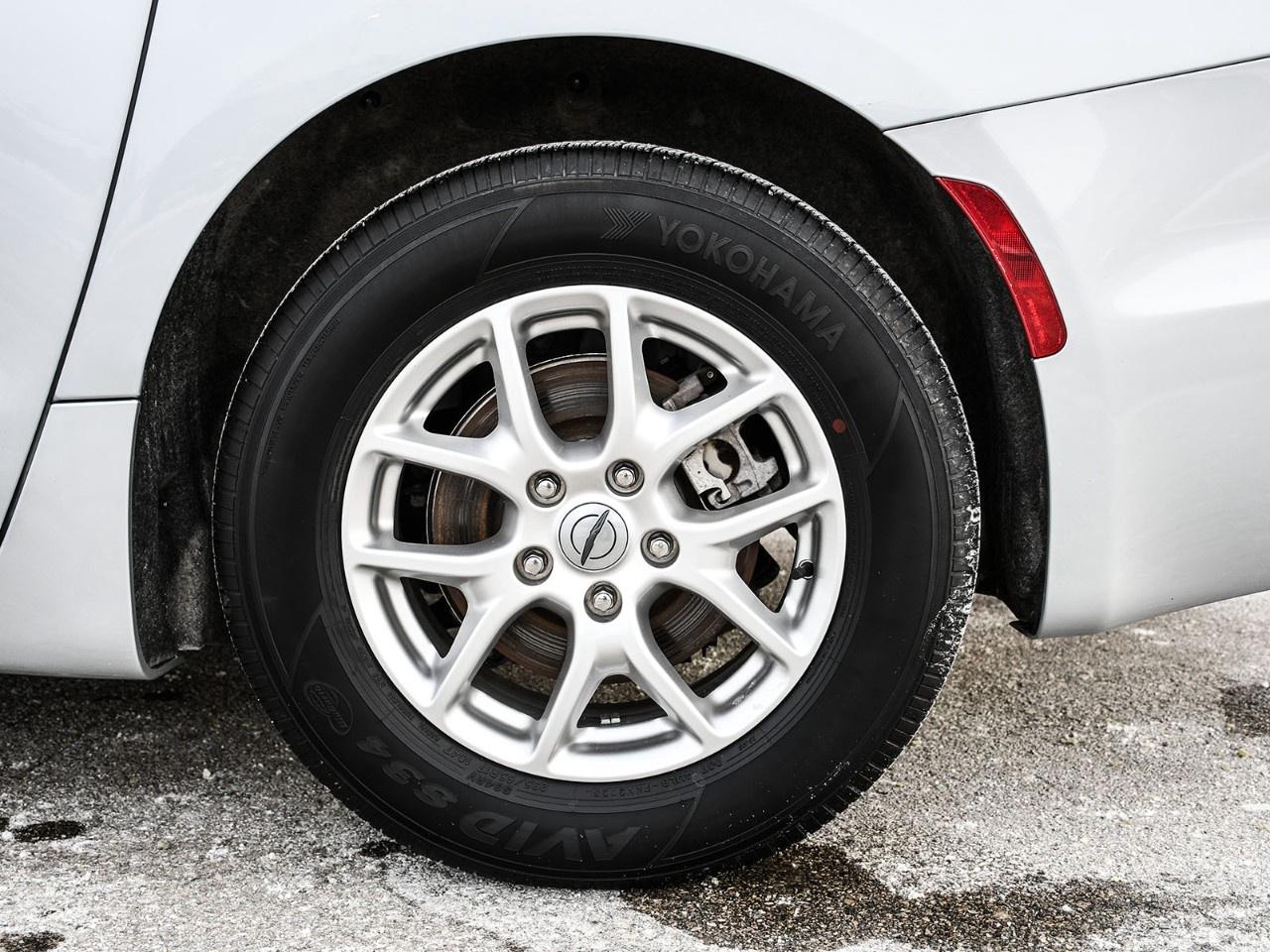 2023 Chrysler Pacifica Touring L FWD Photo