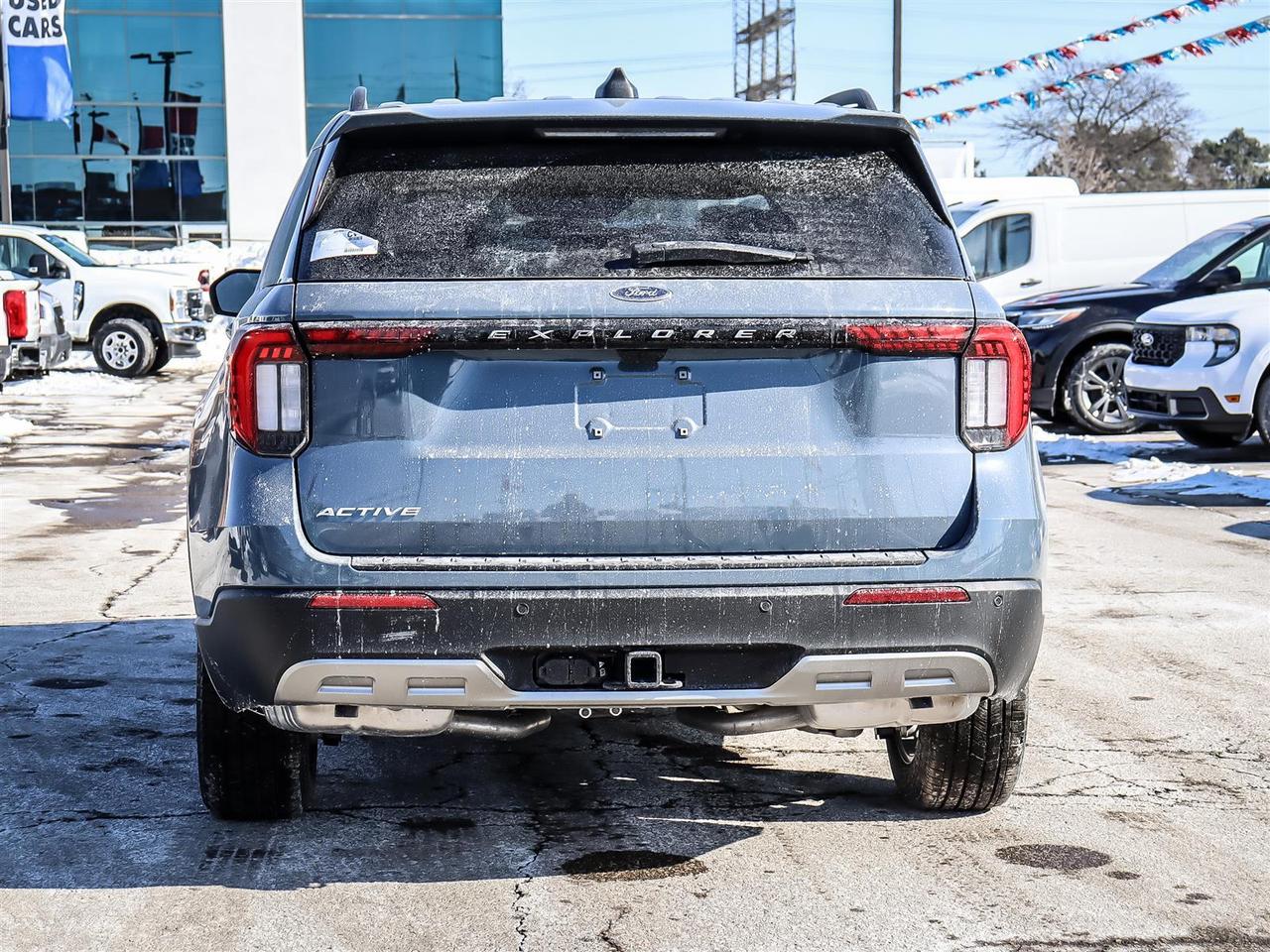 2026 Ford Explorer Active Photo4