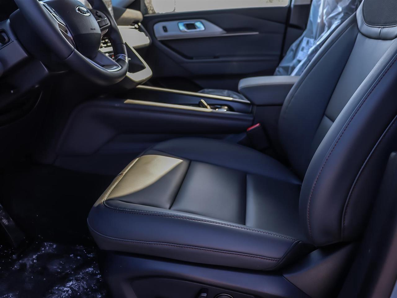 2026 Ford Explorer Active Photo